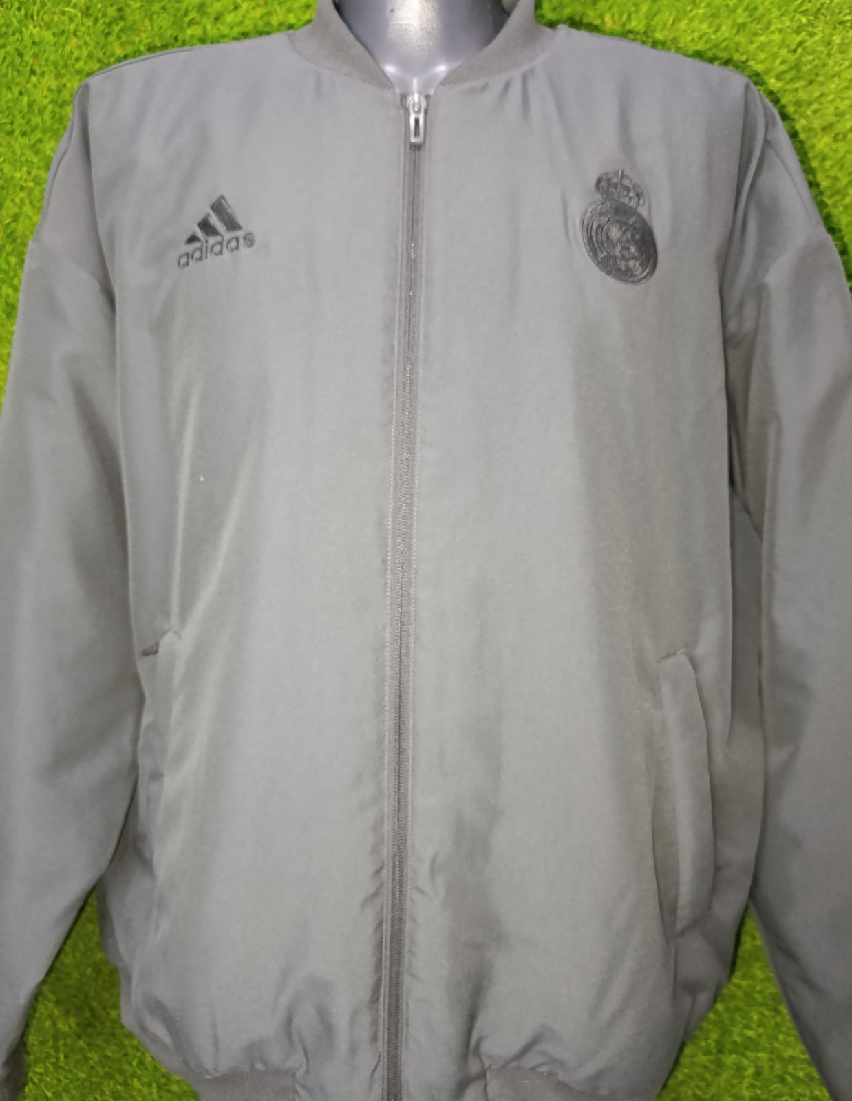 CHAMARRA INVERNAL REAL MADRID BASQUETBOL