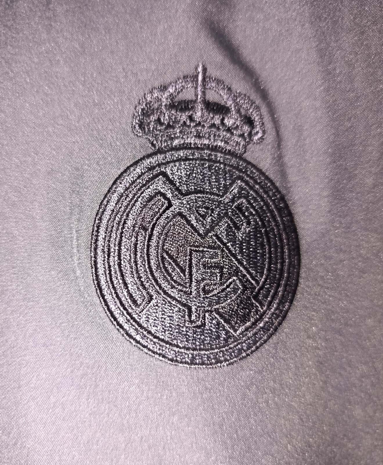 CHAMARRA INVERNAL REAL MADRID BASQUETBOL
