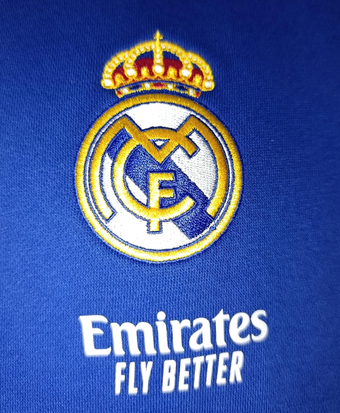 SUDADERA REAL MADRID PRE MATCH CIERRE COMPLETO