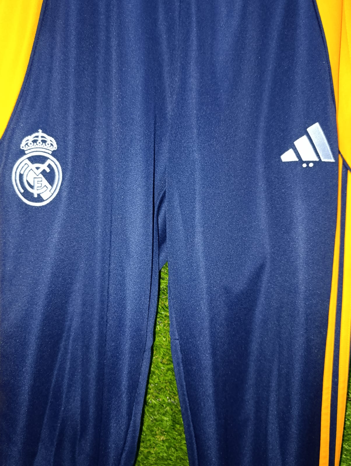 CONJUNTO REAL MADRID 2025 AZUL CIELO