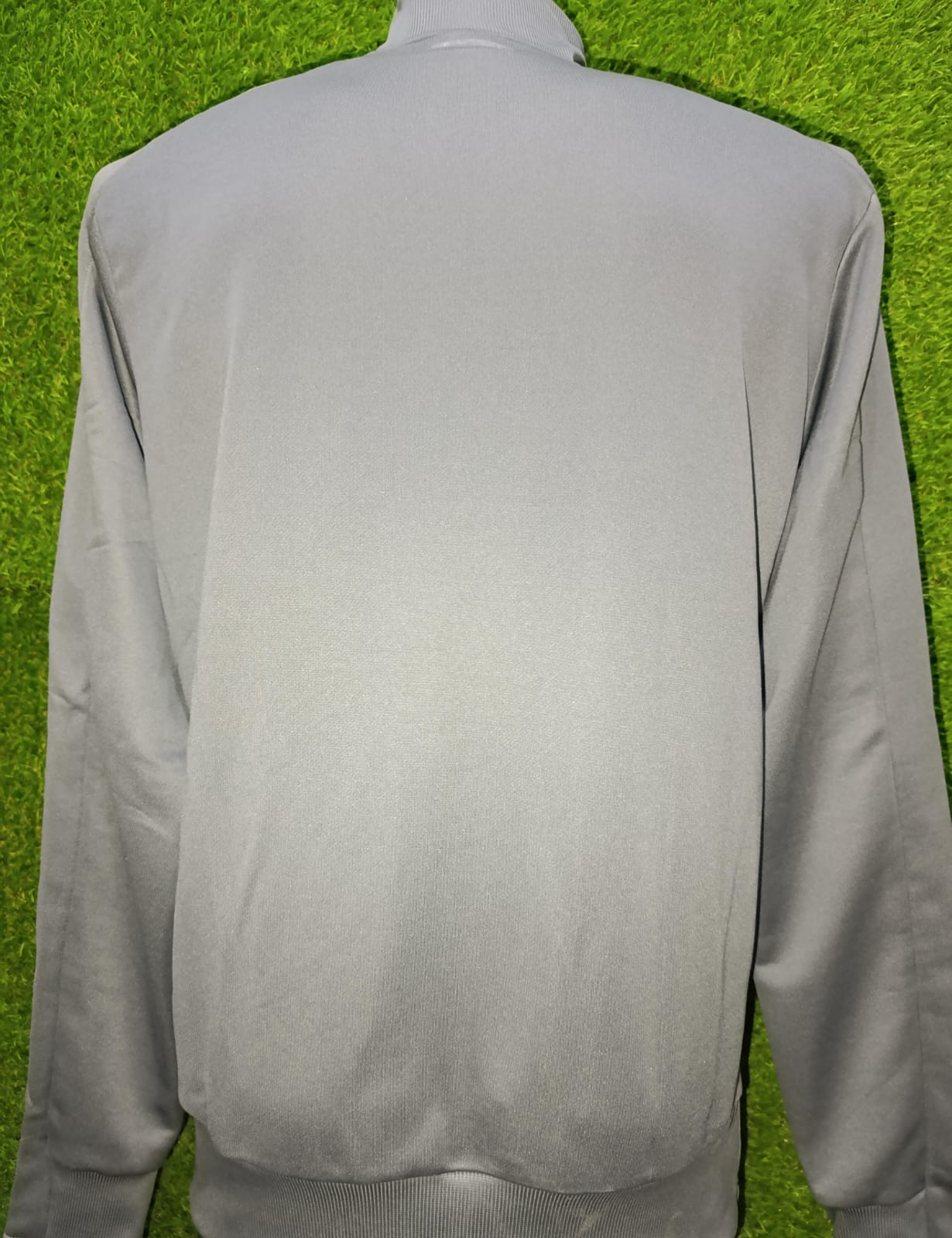 CONJUNTO REAL MADRID GRIS 2020