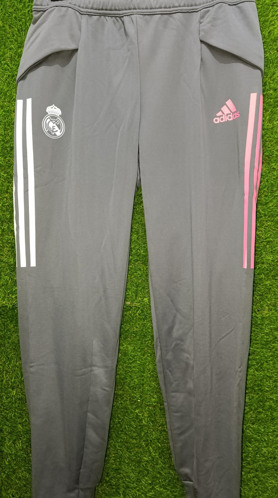 CONJUNTO REAL MADRID GRIS 2020