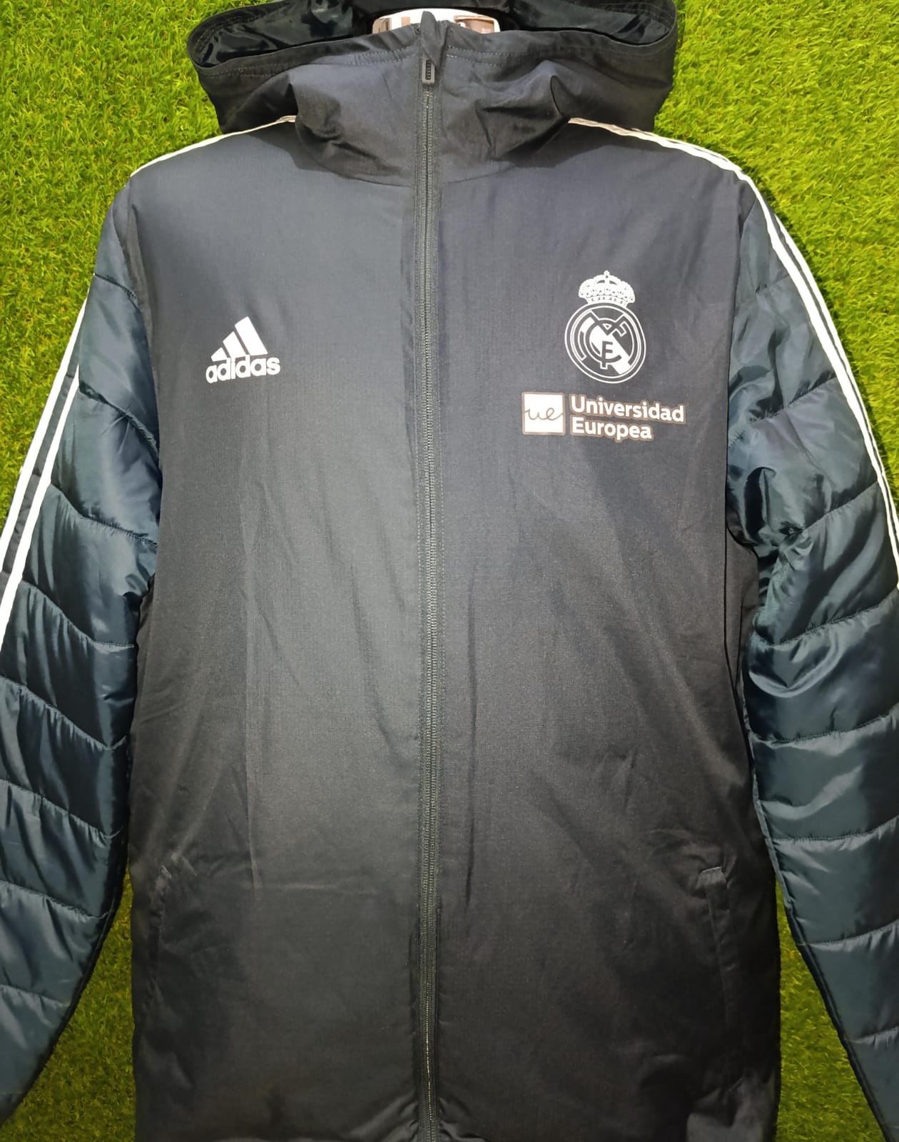 CHAMARRA INVERNAL REAL MADRID CUERPO MEDICO