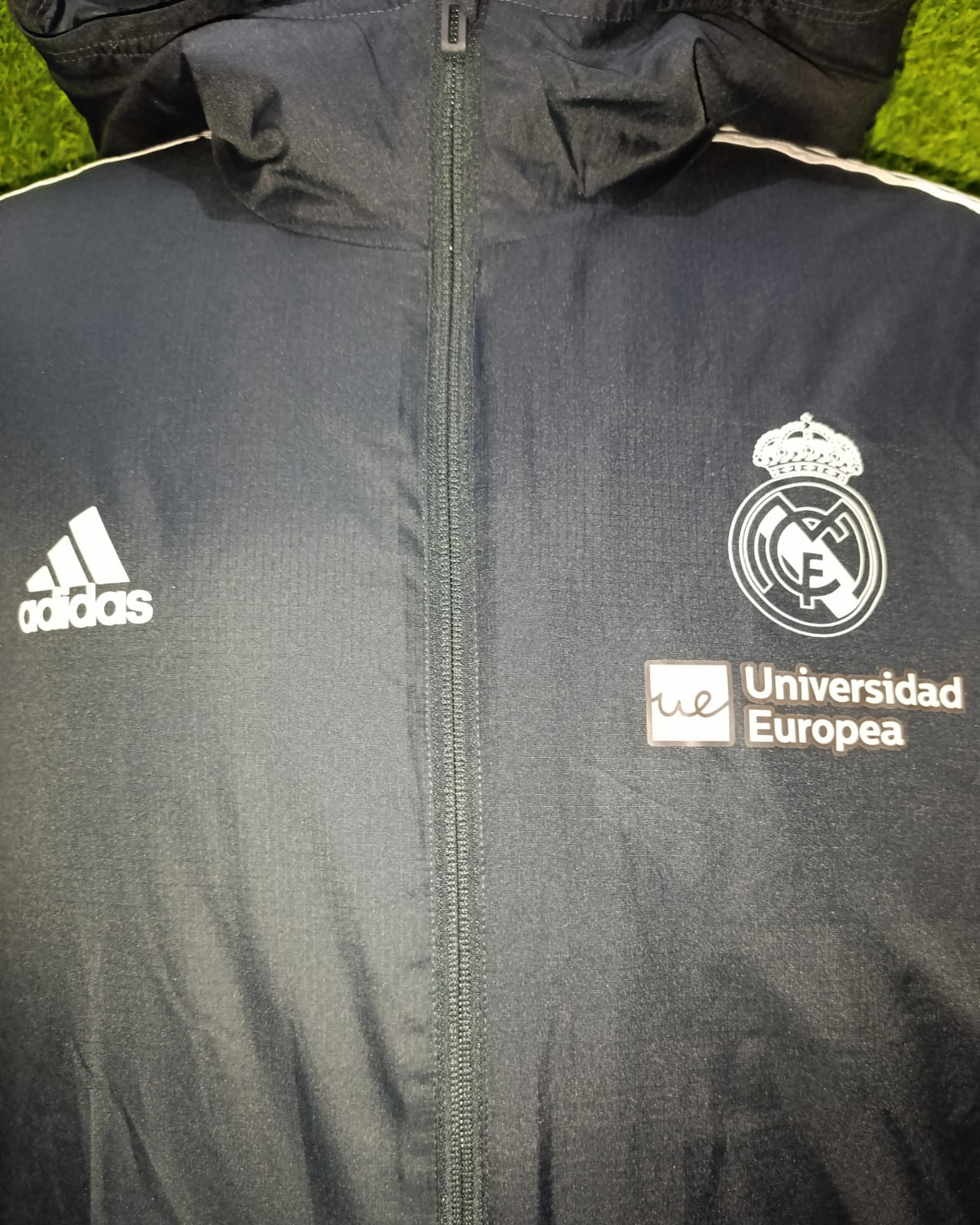 CHAMARRA INVERNAL REAL MADRID CUERPO MEDICO