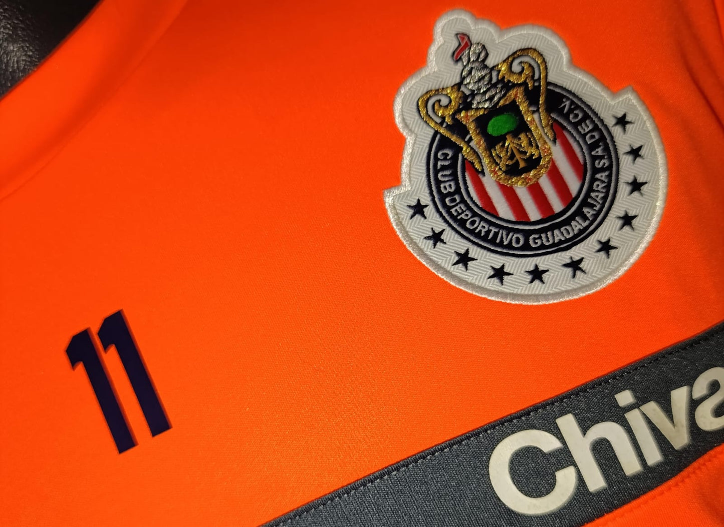 JERSEY ENTRENAMIENTO CHIVAS #11