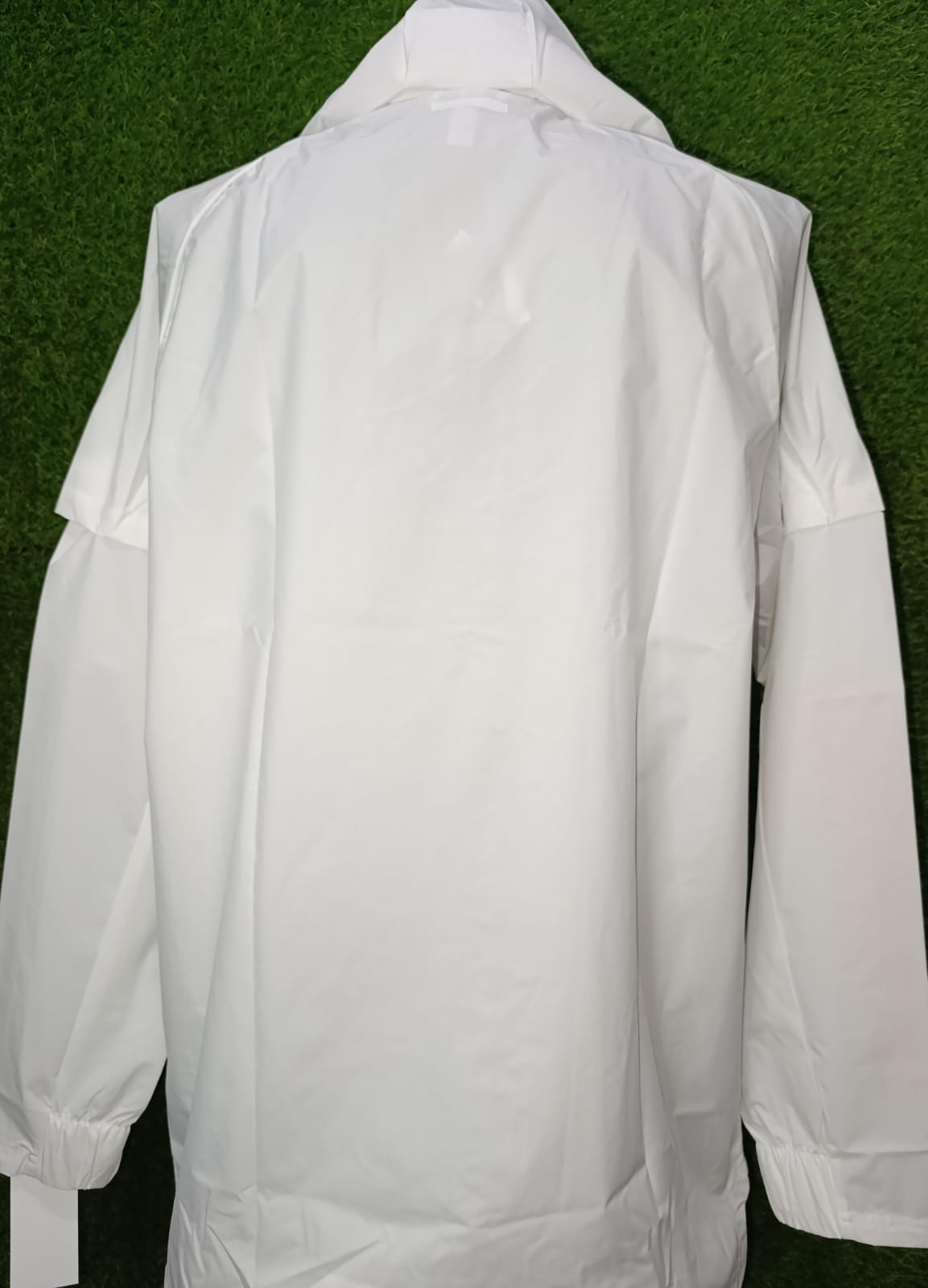 ROMPEVIENTOS REAL MADRID 2020