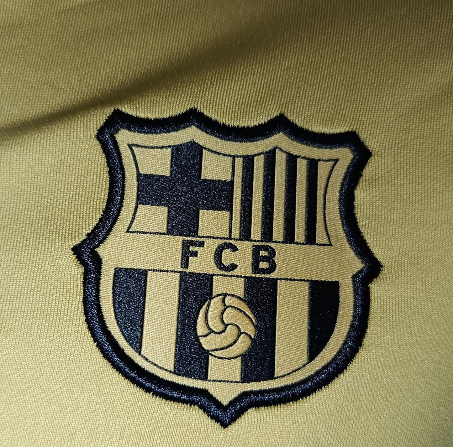 SUDADERA BARCELONA MEDIO CIERRE DORADA