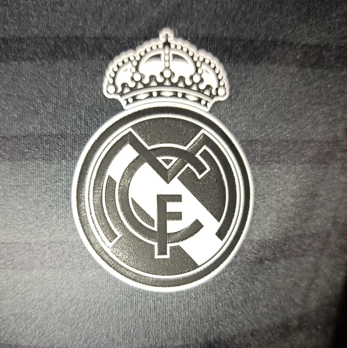 JERSEY MANGA LARGA REAL MADRID PORTERO