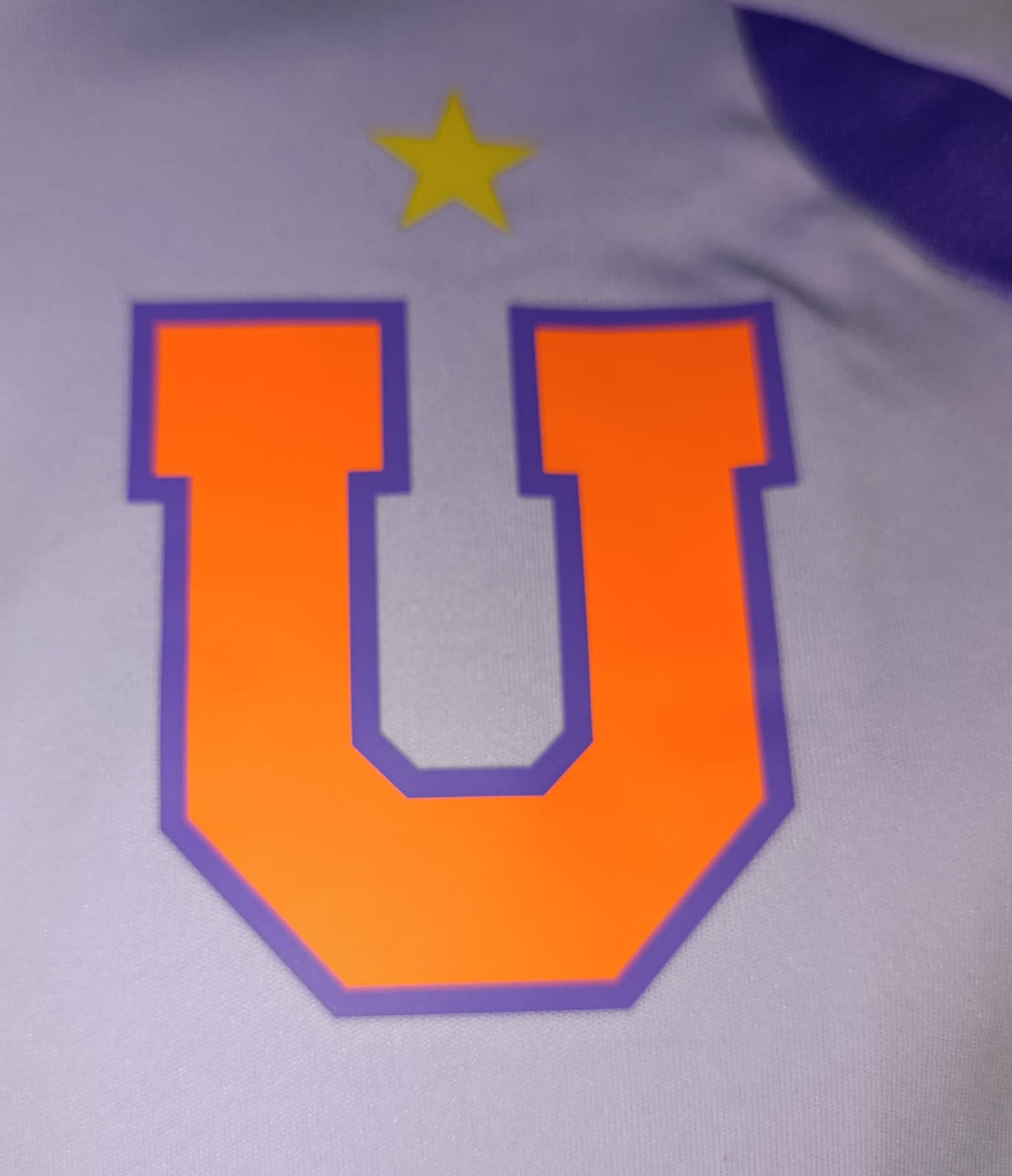 SUDADERA ENTRENAMIENTO COMPETITION DE LA UNIVERSIDAD DE CHILE