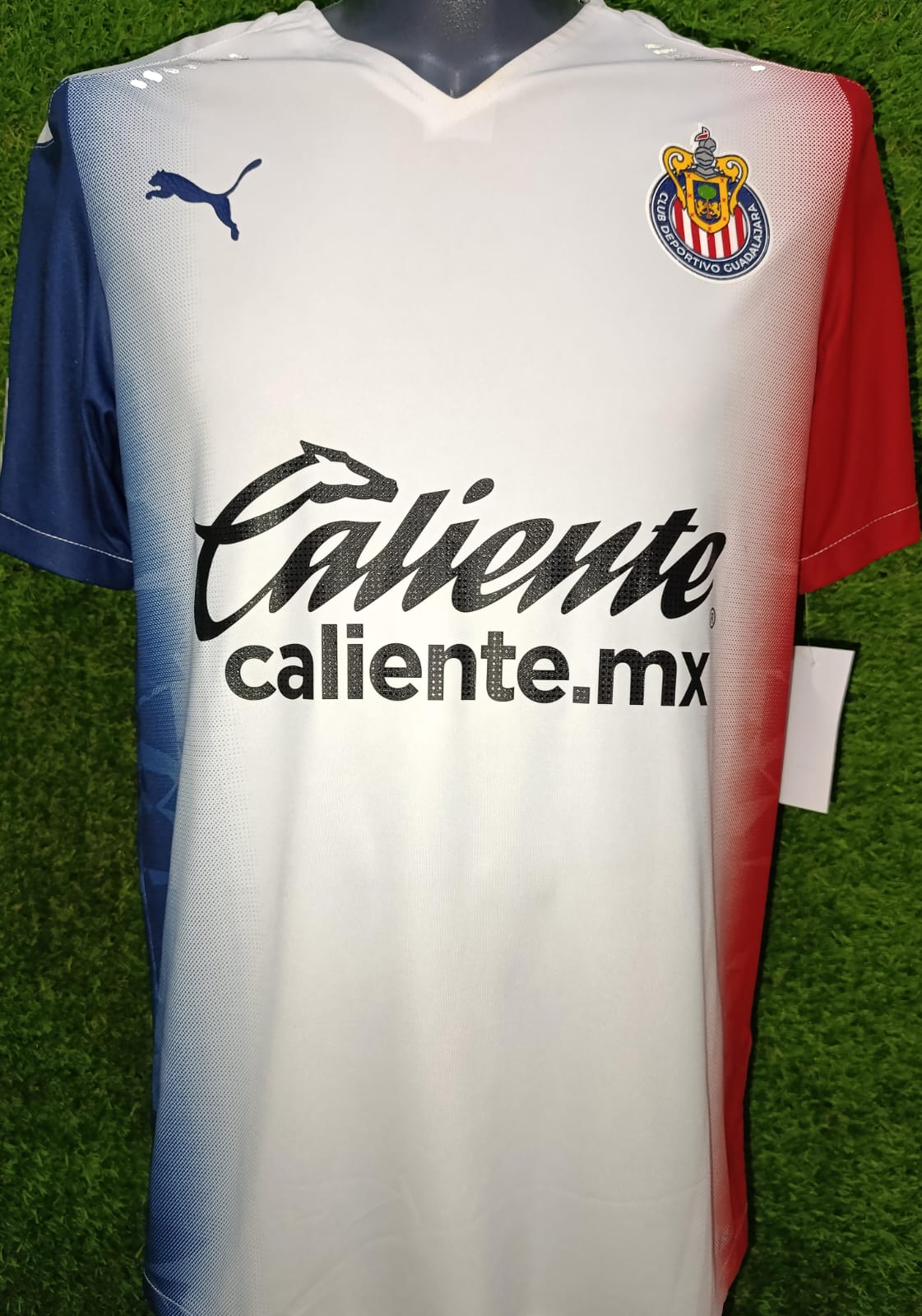 JERSEY VISITA CHIVAS DE GUADALAJARA 20/21 #11 BRIZUELA