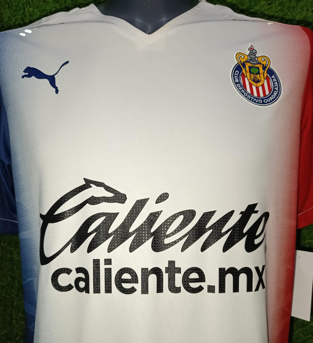 JERSEY VISITA CHIVAS DE GUADALAJARA 20/21 #11 BRIZUELA