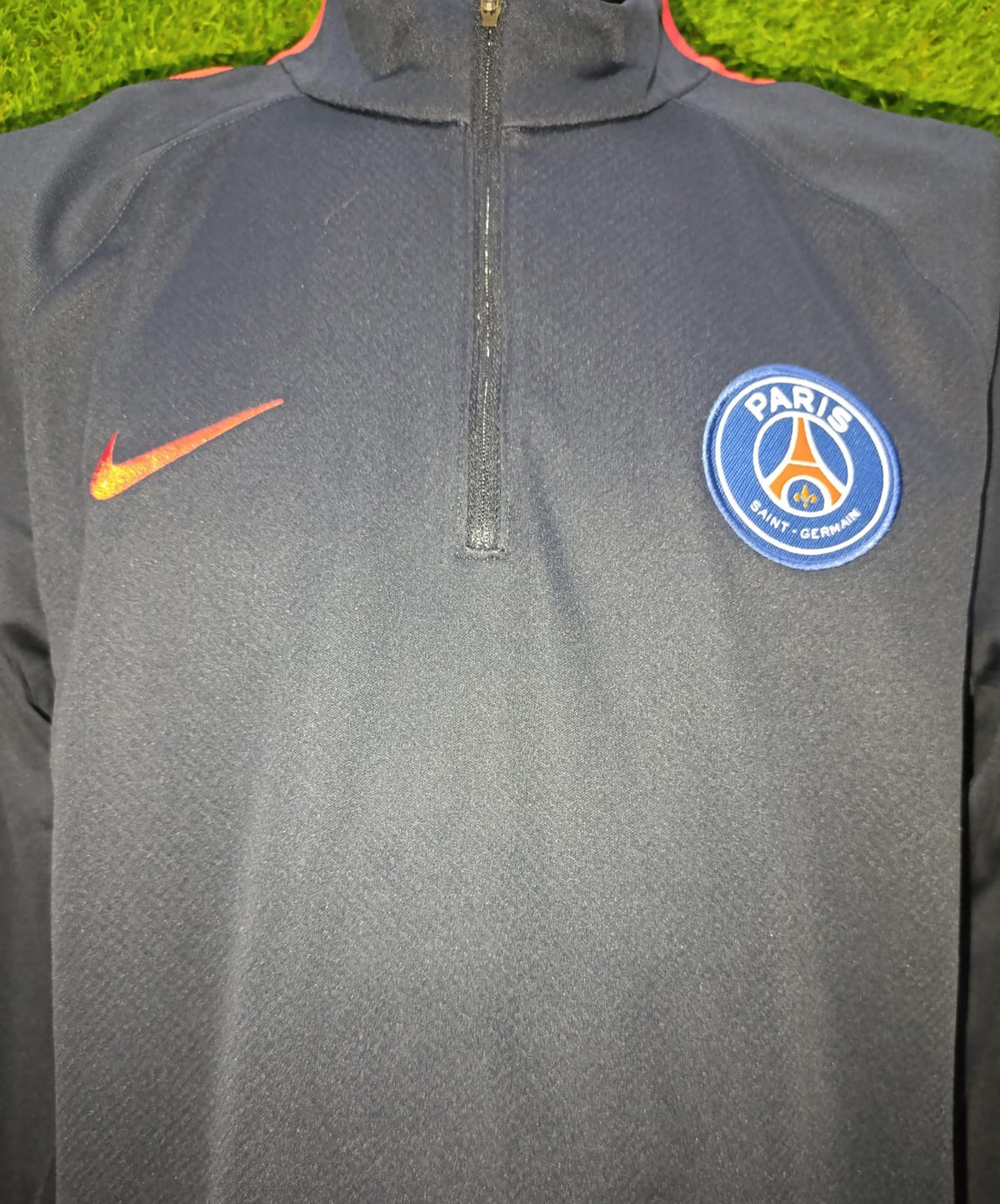 SUDADERA ENTRENAMIENTO PSG NEGRA